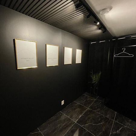 Andalsnes Underground Flat Apartamento Exterior foto