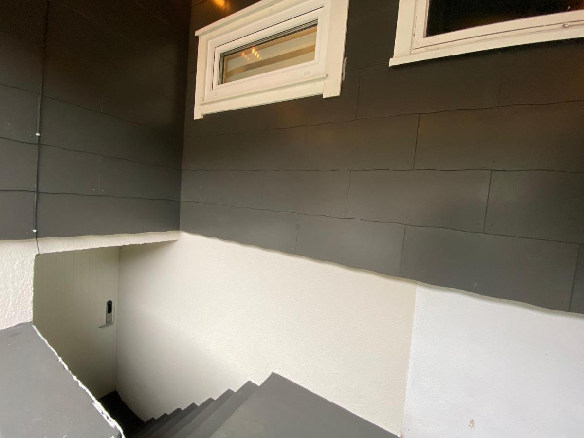 Andalsnes Underground Flat Apartamento Exterior foto