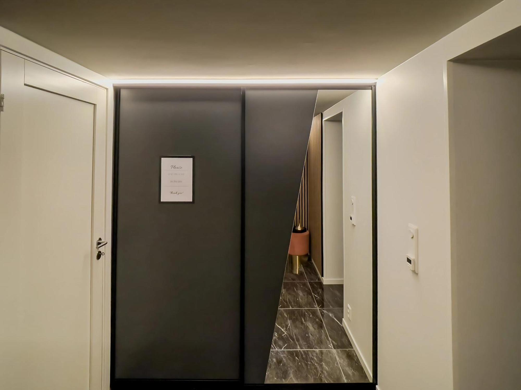 Andalsnes Underground Flat Apartamento Exterior foto